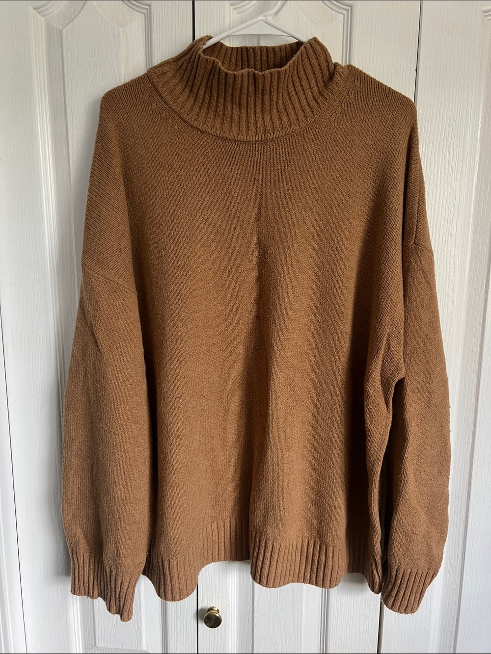 GAP Womens Cashsoft oversized Sweater in Camel